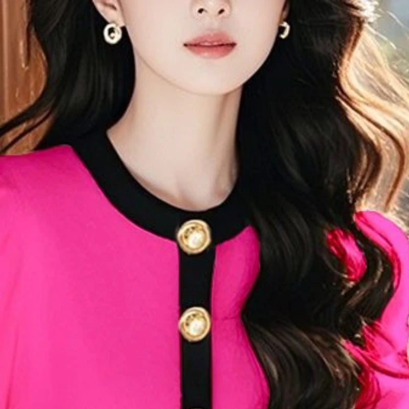 2025 Winter New Women's Clothing Rich Family Daughter Feeling Wear Small Fragrant White Knitted Sweater Slim Spring Autumn Top