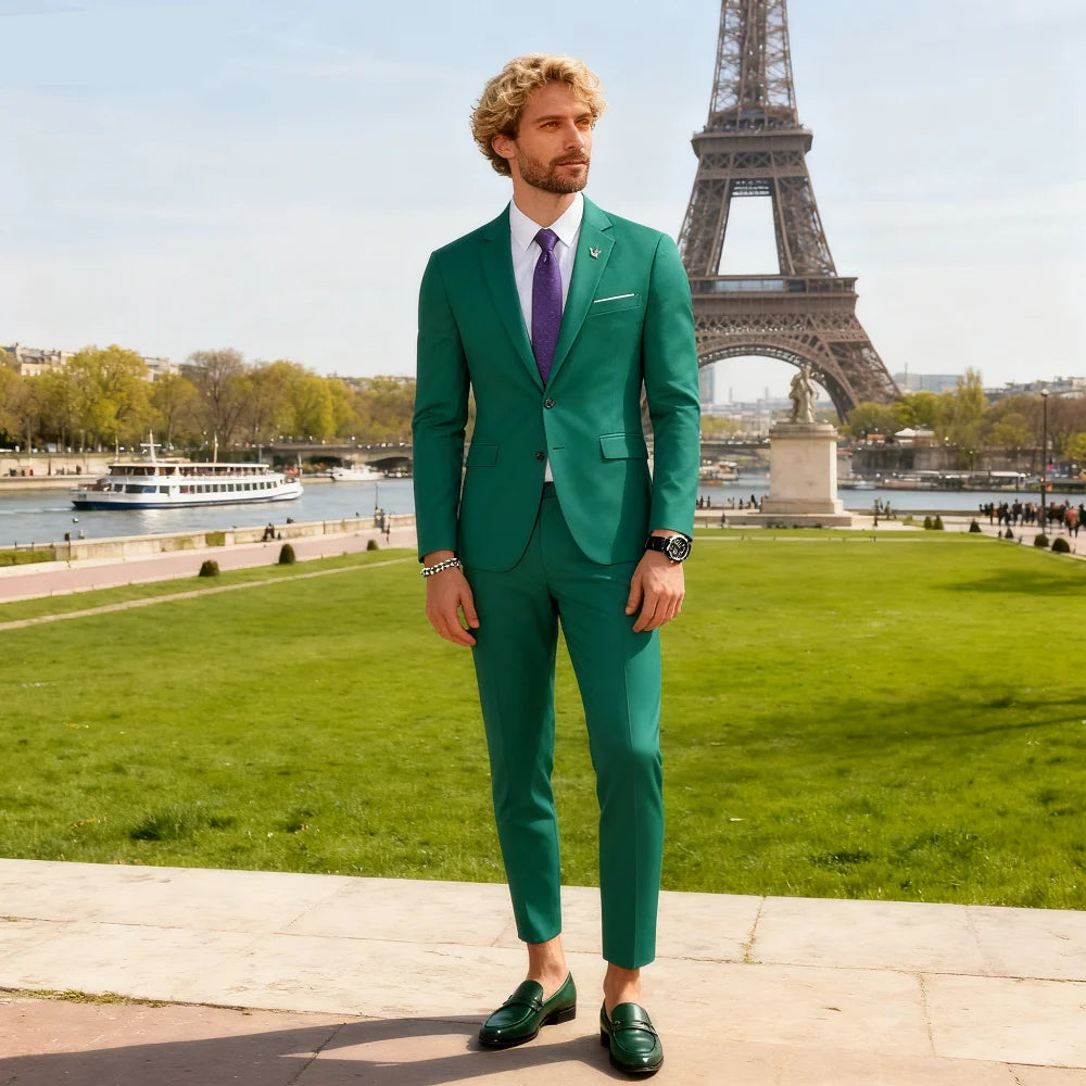 Eleganti abiti da uomo , lavorazione a mano.